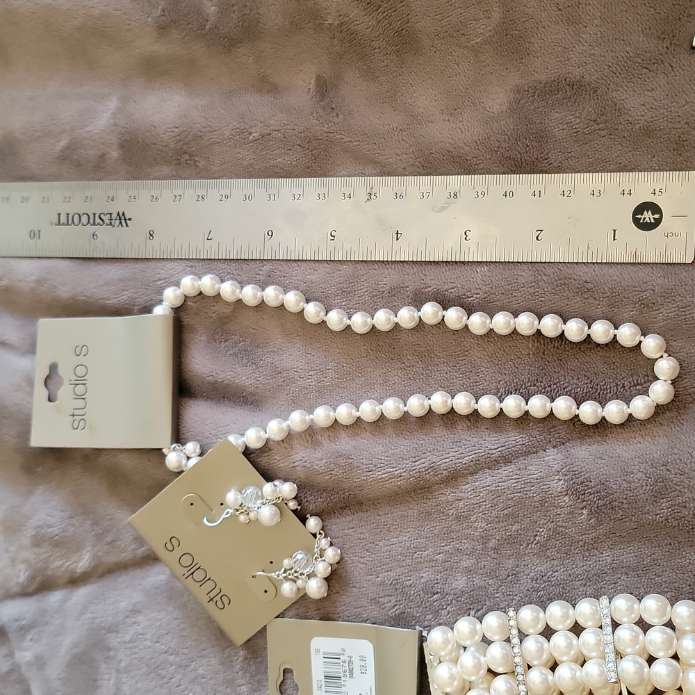 Studio S Jewelry Set - Picture 3 of 3